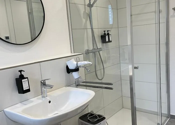 1,5-zimmer, Ausgestattet, 4 Pers, Souterrain, Self Check-in, Parkplatz, Netflix & Amazon Prime Lejlighed Flintsbach