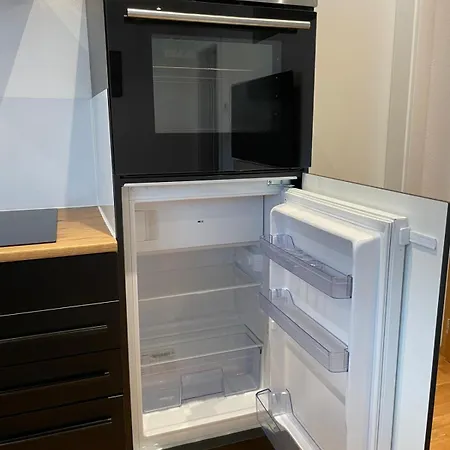1,5-zimmer, Ausgestattet, 4 Pers, Souterrain, Self Check-in, Parkplatz, Netflix & Amazon Prime Flintsbach