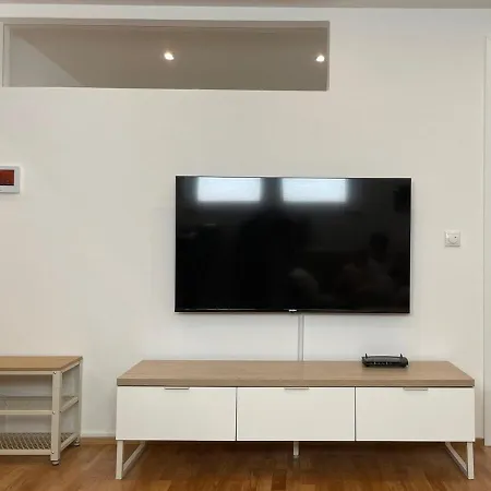 Apartment 1,5-zimmer, Ausgestattet, 4 Pers, Souterrain, Self Check-in, Parkplatz, Netflix & Amazon Prime