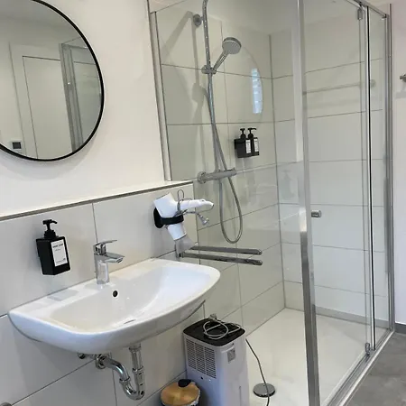 1,5-zimmer, Ausgestattet, 4 Pers, Souterrain, Self Check-in, Parkplatz, Netflix & Amazon Prime Appartamento Flintsbach am Inn