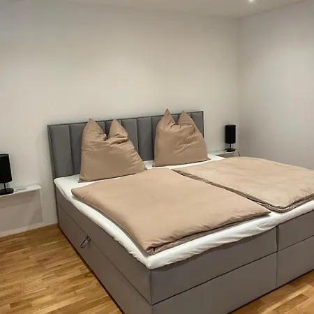 1,5-zimmer, Ausgestattet, 4 Pers, Souterrain, Self Check-in, Parkplatz, Netflix & Amazon Prime Apartment