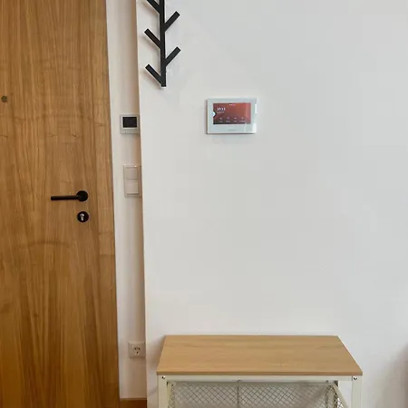1,5-zimmer, Ausgestattet, 4 Pers, Souterrain, Self Check-in, Parkplatz, Netflix & Amazon Prime *