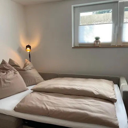1,5-zimmer, Ausgestattet, 4 Pers, Souterrain, Self Check-in, Parkplatz, Netflix & Amazon Prime