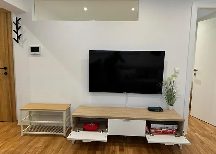 Appartement 1,5-zimmer, Ausgestattet, 4 Pers, Souterrain, Self Check-in, Parkplatz, Netflix & Amazon Prime Flintsbach