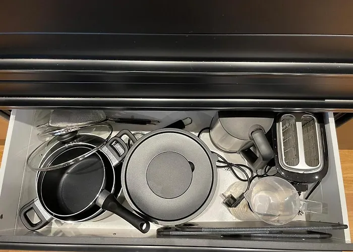1,5-zimmer, Ausgestattet, 4 Pers, Souterrain, Self Check-in, Parkplatz, Netflix & Amazon Prime