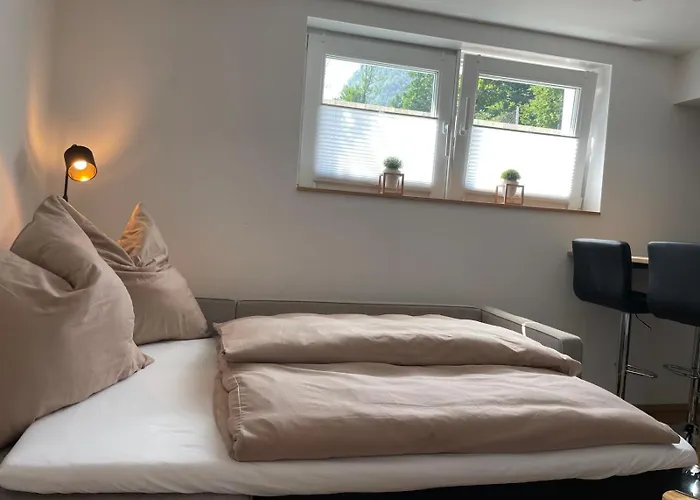 Appartement 1,5-zimmer, Ausgestattet, 4 Pers, Souterrain, Self Check-in, Parkplatz, Netflix & Amazon Prime